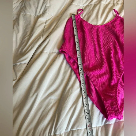 Good  American Size 5/6/2XL/ 3XL Hawaiian Pink Always Fits
One Piece Swimsuit. - Picture 9 of 11